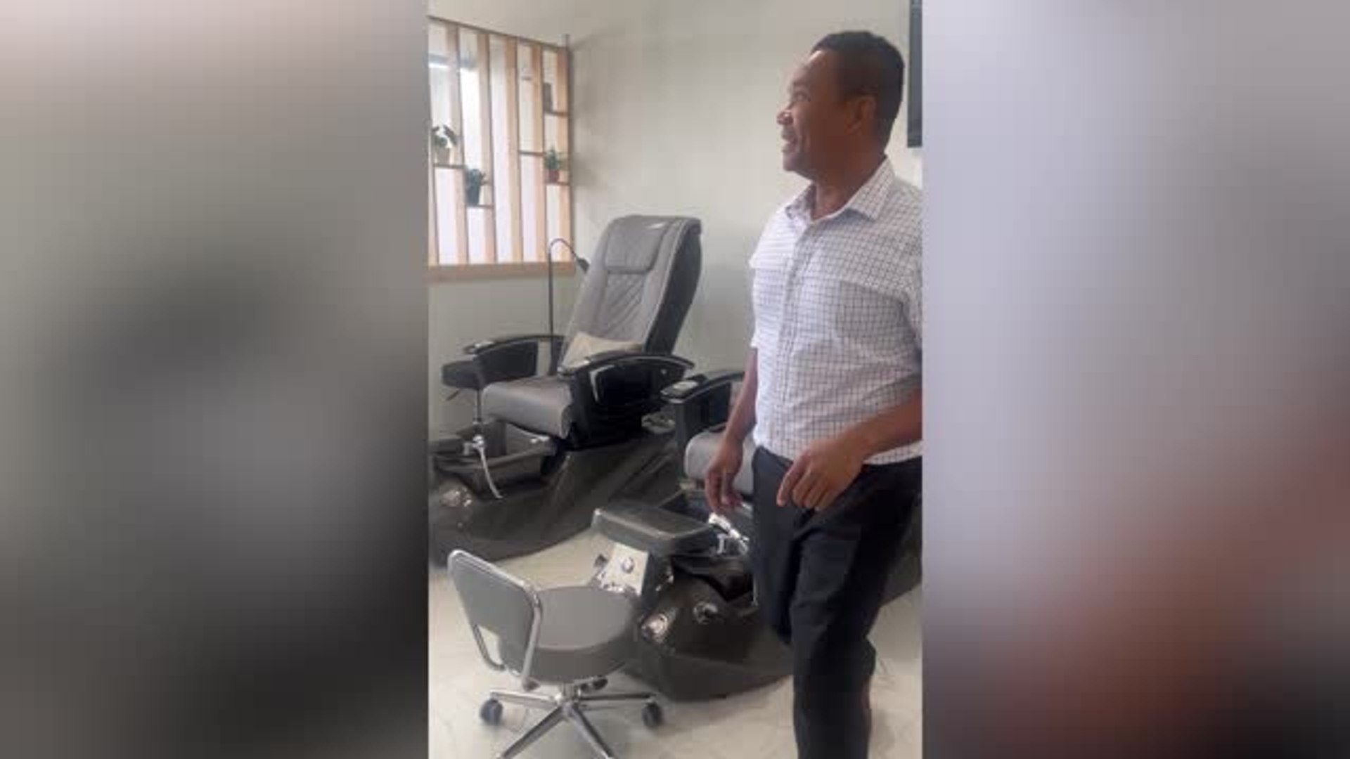 ⁣Man Meets Half Brother For First Time After Dreaming He Had Sibling | Happily TV