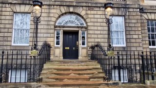 First Minister Humza Yousaf arrives in the back door of Bute House