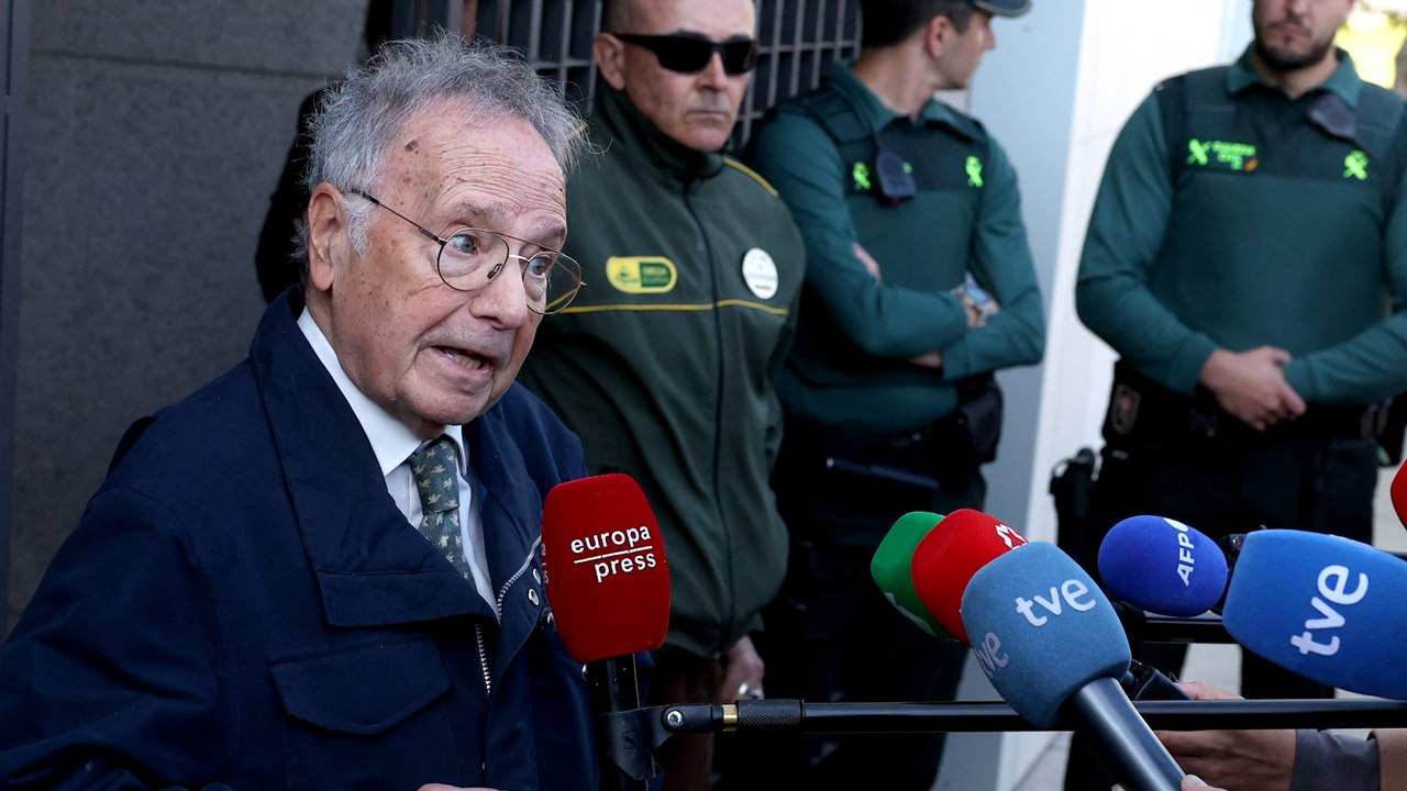 El responsable de Manos Limpias amenaza a Sánchez: "En los próximos días habrá acontecimientos"