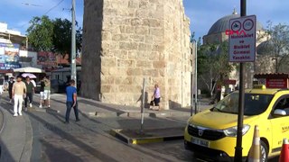 Türkiye'nin tarihi saat kulesinde Bayrak krizi