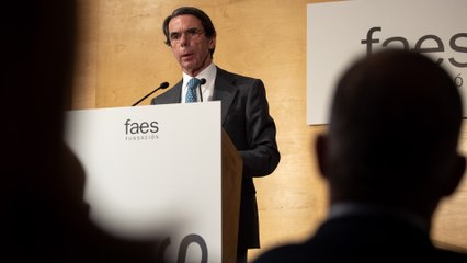 Aznar acusa a Sánchez de hacer un anuncio "al más puro estilo del populismo peronista"