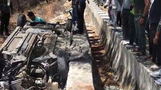 video viral : हादसे में चकनाचूर हुई कार, चालक को खरोंच तक नहीं हुई