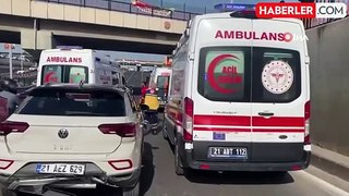 Diyarbakır'da minibüs ile otomobil çarpıştı: 7 yaralı