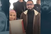 احتفال مُدرس بارتداء تلميذة للحجاب يثير جدلا في تونس