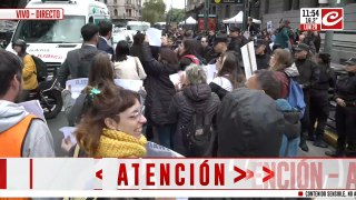 Ley Bases: los manifestantes se ponen sobre Avenida Rivadavia pero no cortan el tránsito