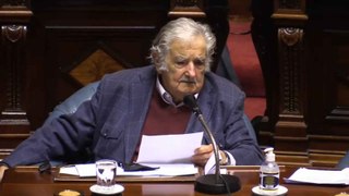 El expresidente uruguayo José Mujica anuncia que tiene un tumor en el esófago.