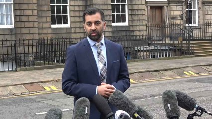El independentista Humza Yousaf dimite como ministro principal de Escocia.