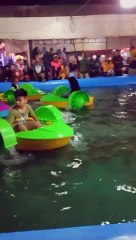 bermain di pasar malam