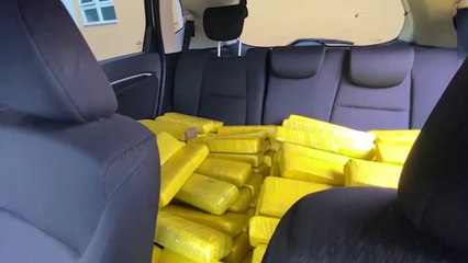 PRF apreende veículo carregado com maconha na rodovia BR-277