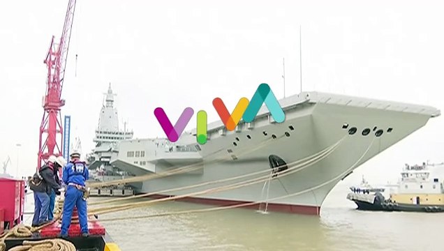 GAGAH! Kapal Induk Perdana Buatan Tiongkok Membelah Laut