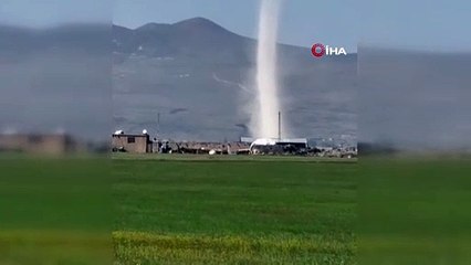 Ağrı’da meydana gelen hortum kameralara yansıdı