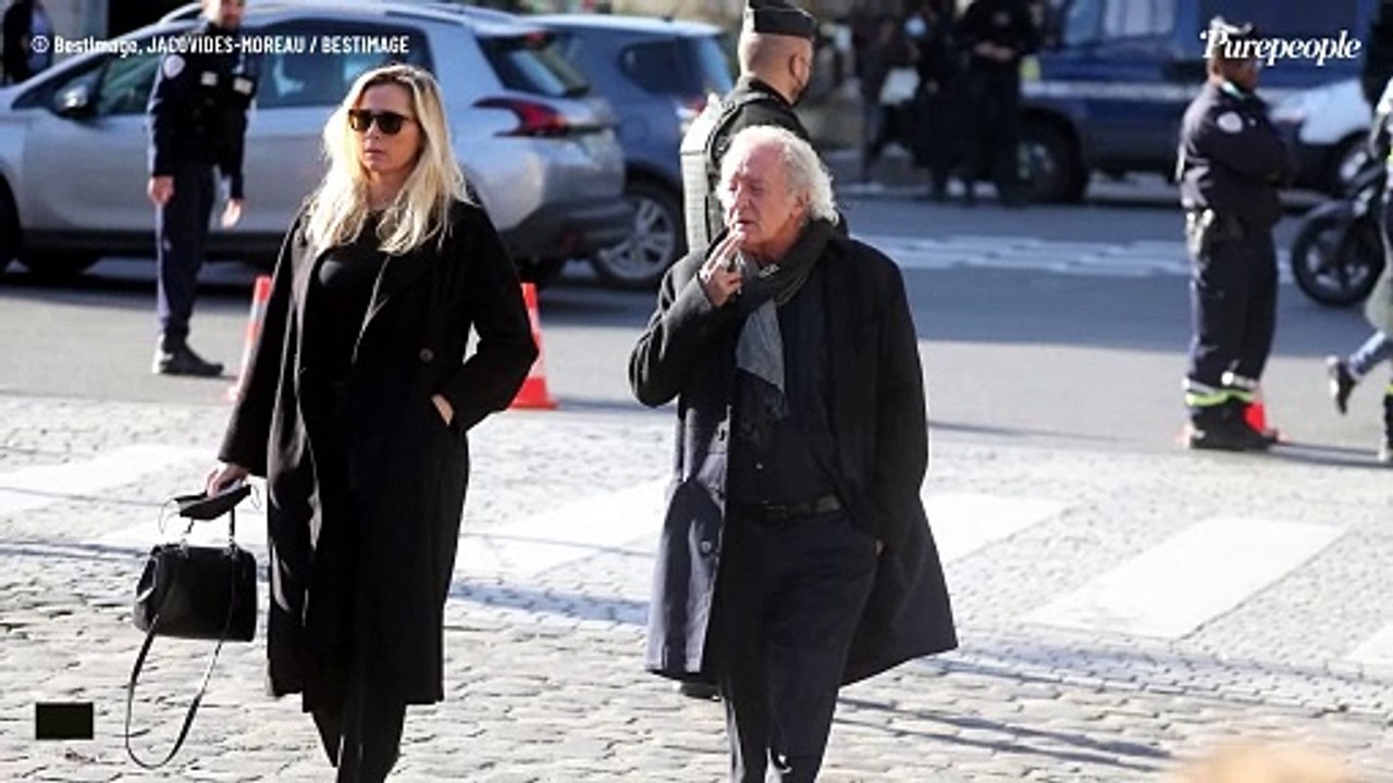 Didier Barbelivien raconte sa rencontre avec sa femme Laura, 28 ans de moins, alors qu'ils étaient tous les deux en couple