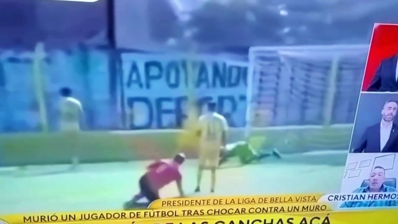 VÍDEO: Jogador de futebol morre após bater a cabeça em muro durante partida; assista