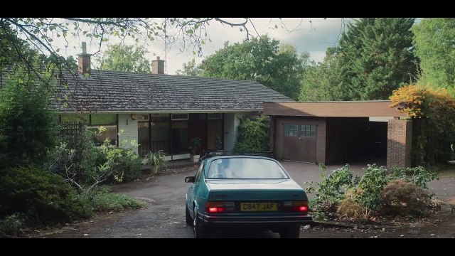 Une vie Bande-annonce (UK)