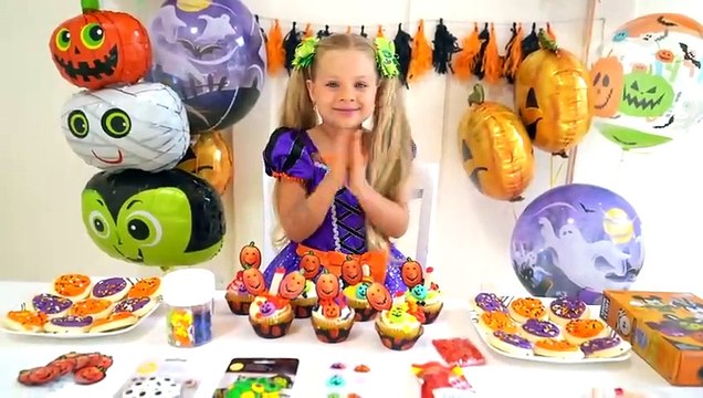 Diana and Roma goes Trick or Treating for Halloween with Candy Haul