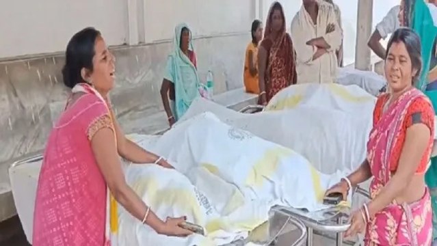 Bhagalpur News: भागलपुर में भीषण सड़क हादसा, बाराती गाड़ी पर पलटा ट्रक, 6 लोगों की मौत