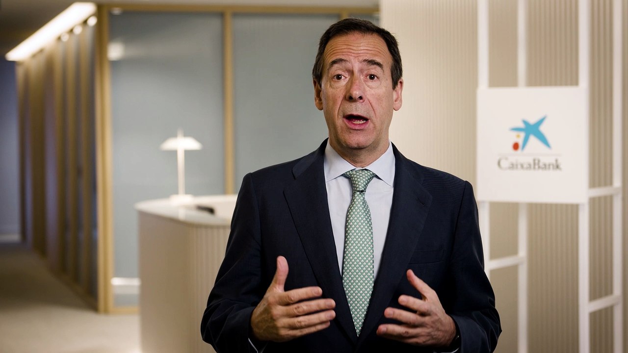 Gonzalo Gortázar, CEO de Caixabank, comenta los resultados del primer trimestre de 2024