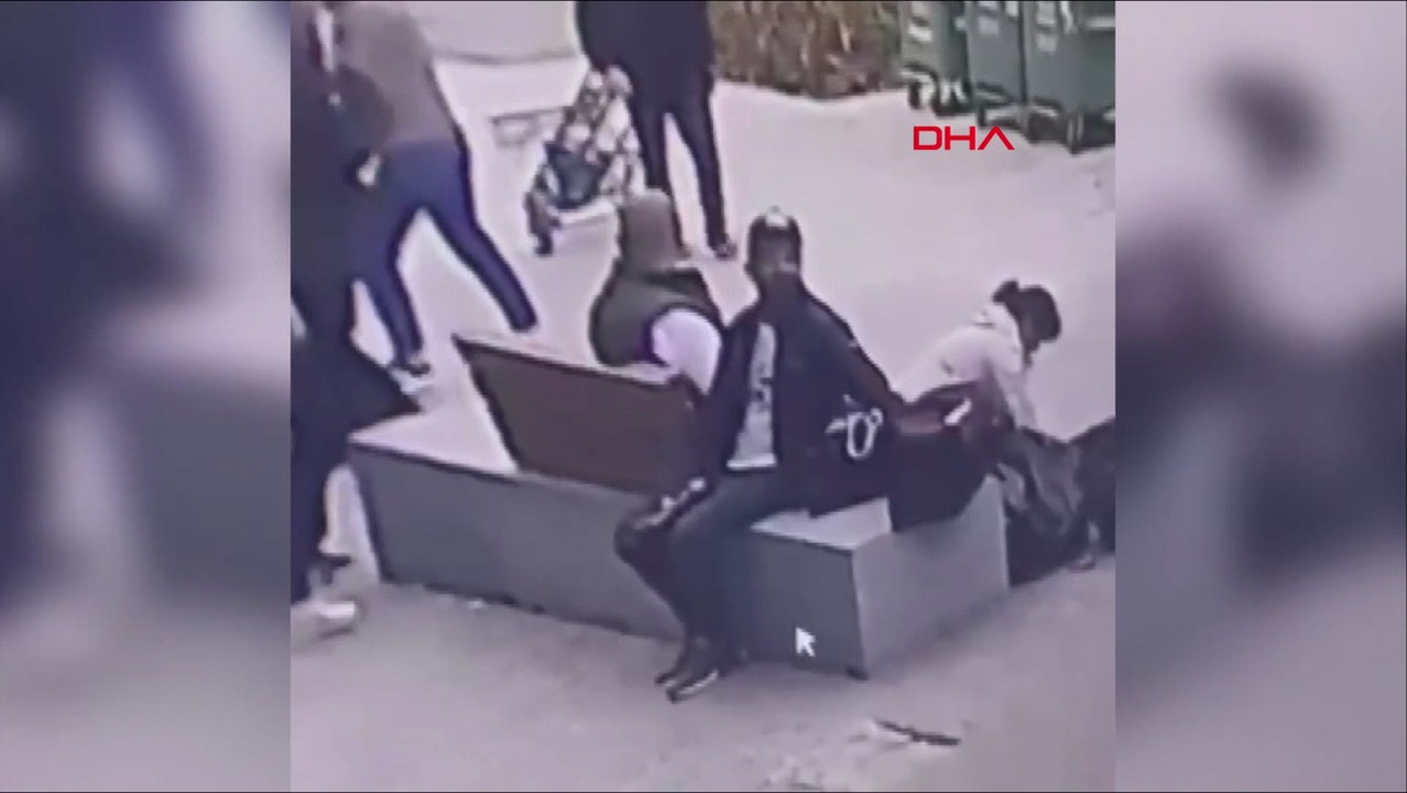 Fatih'te bankta oturan kadının cep telefonunu böyle çaldı