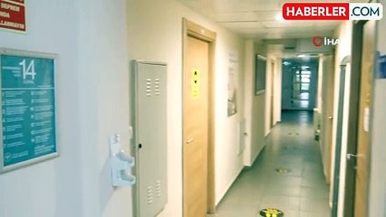 Bozulan asansörün üzerindeki komik diyalog dikkat çekti