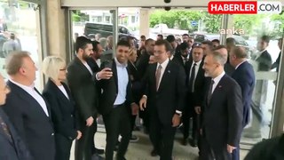 İmamoğlu, Eyüpsultan Belediye Başkanı Özmen'i tebrik etti
