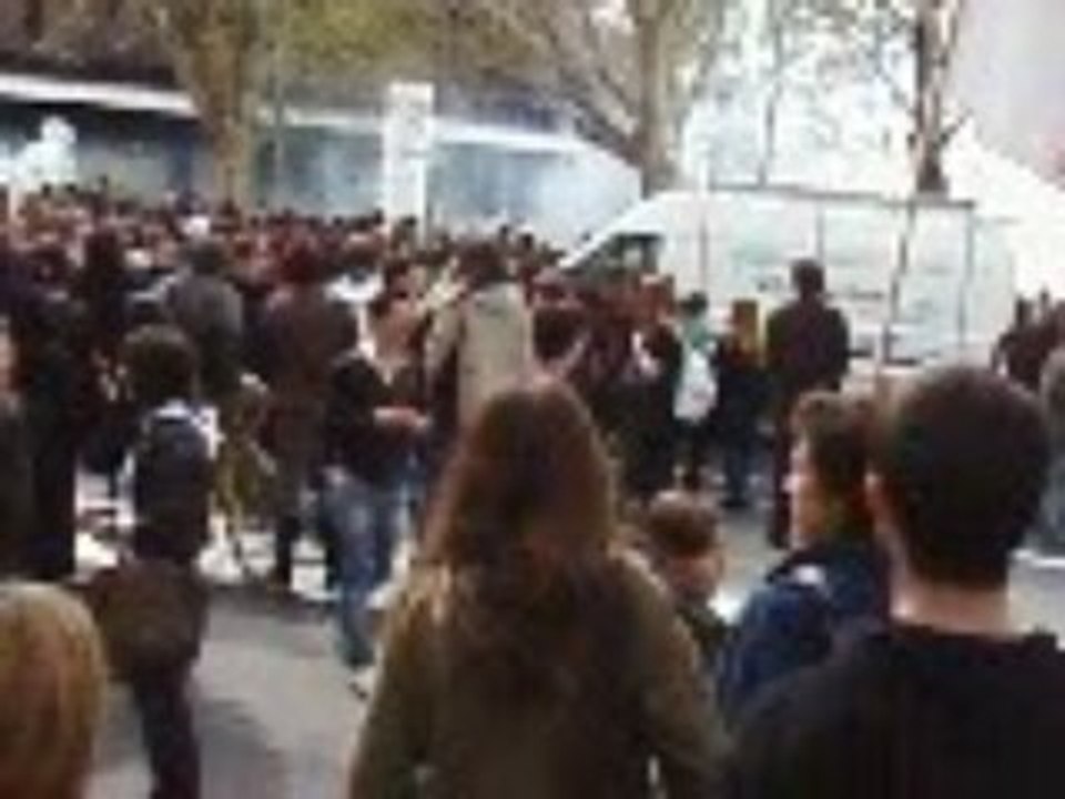 Les crs a la manif (10 avril)