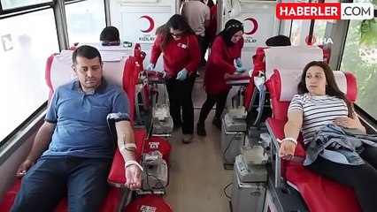 Elazığ'da öğretmen ve öğrenciler kan bağışında bulundu