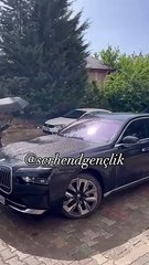 Menzil şeyhinin oğlundan lüks şovu