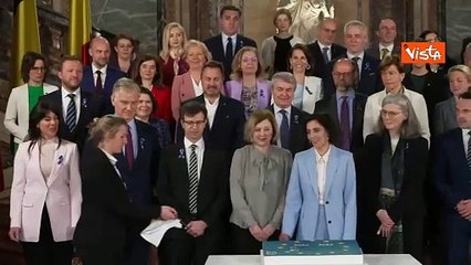 Consiglio Ue Affari Generali, ministri celebrano 20ennale allargamento Ue con una torta a tema