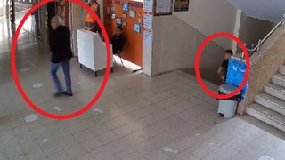 Öğrenciden öğretmene pusu! Okul koridorunda bıçakladı