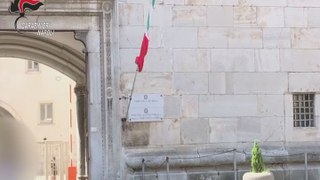 Napoli, ecco i furbetti del cartellino di Cimitile ripresi dalle telecamere - Video