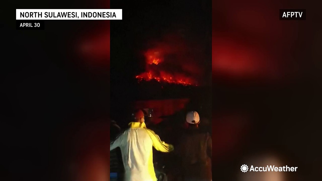 Mount Ruang volcano erupts with lightning
