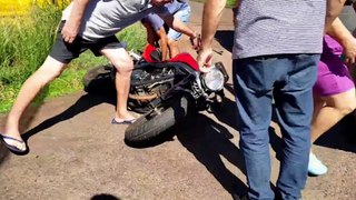 Motociclista fica ferido após colidir contra carro na Região do Lago