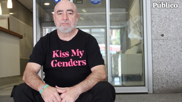 Salgas del armario o te quedes dentro, siempre estás cumpliendo su ley