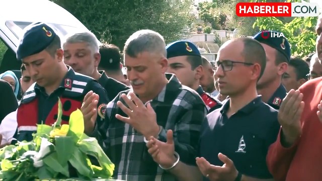 Kocası Tarafından Öldürülen Genç Kadın Denizli'de Toprağa Verildi