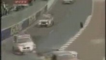 course automobile perdu pneu