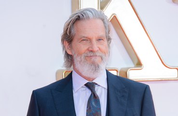 Jeff Bridges doesn't "think too much" about his near-death experience