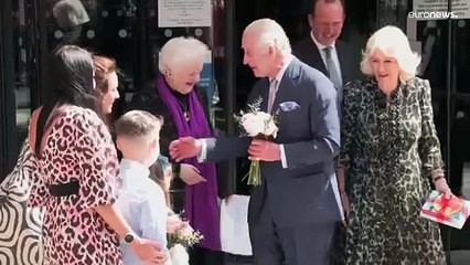 شاهد: زيارة مركز لعلاج السرطان.. أول نشاط للملك تشارلز بعد عودته لمهامه الرسمية