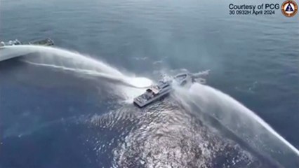 "中 해경선, 남중국해서 필리핀 선박에 물대포 공격...1척 파손" / YTN