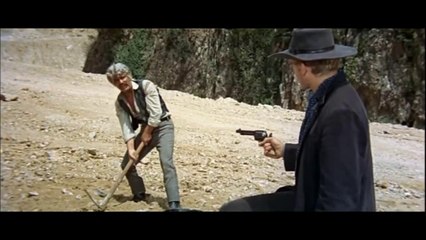 UMA PISTOLA PARA MIL SEPULTURAS
