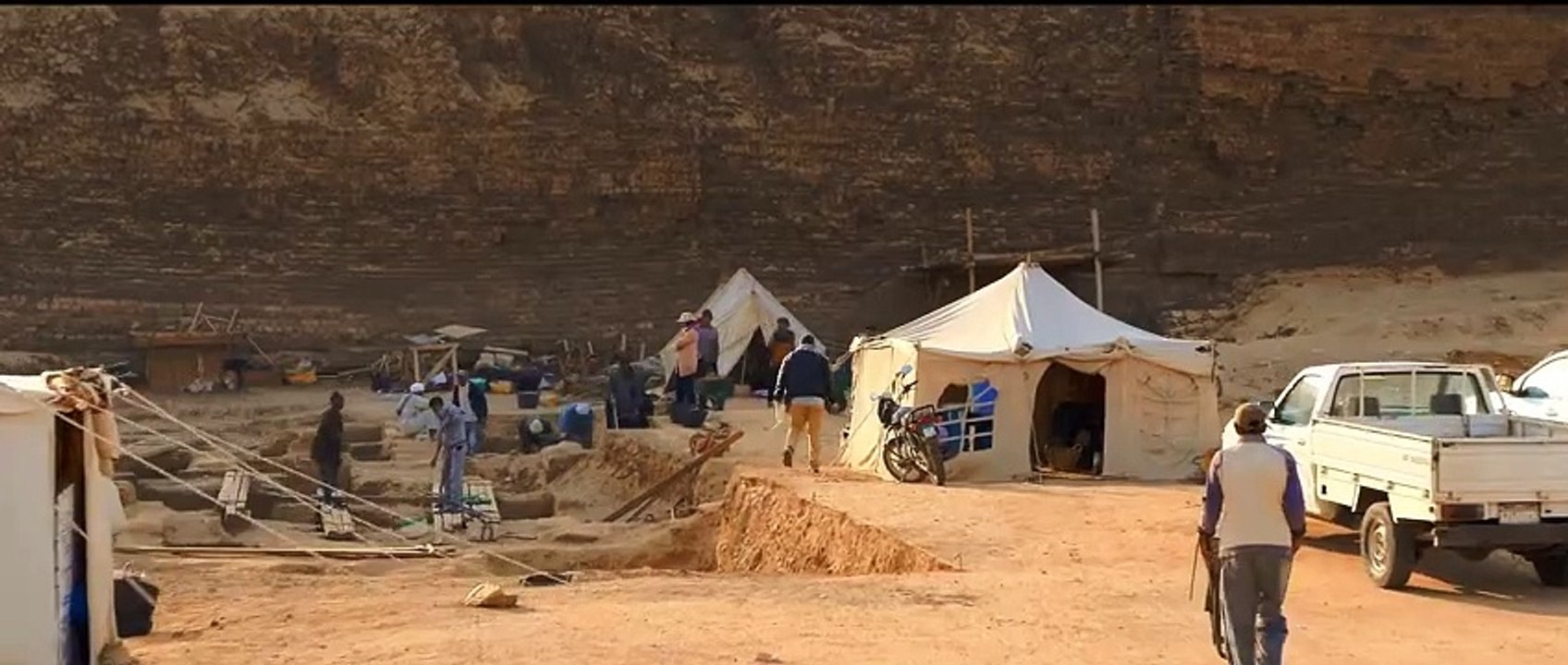 Dans l’inconnu : La Pyramide Perdue Bande-annonce (ES)