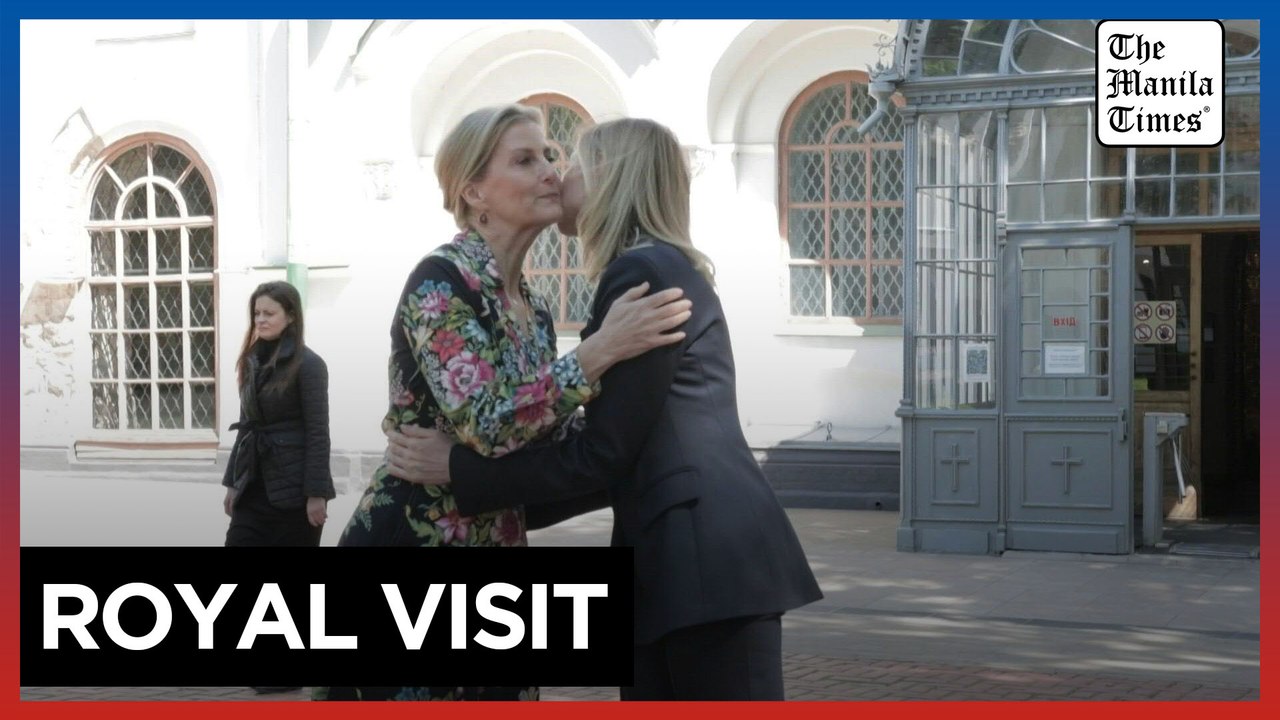 Duchess of Edinburgh first British royal to vis...
