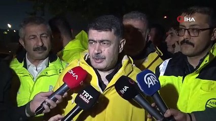 Ankara’da sağanak yağmur nedeniyle ev ve iş yerlerini su bastı, araçlar mahsur kaldı