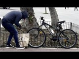 Thief Cuts Bike's Lock and Takes it Away