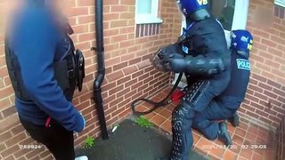 _Man in the bathroom!_ - police footage of cannabis factory warrant (720p)