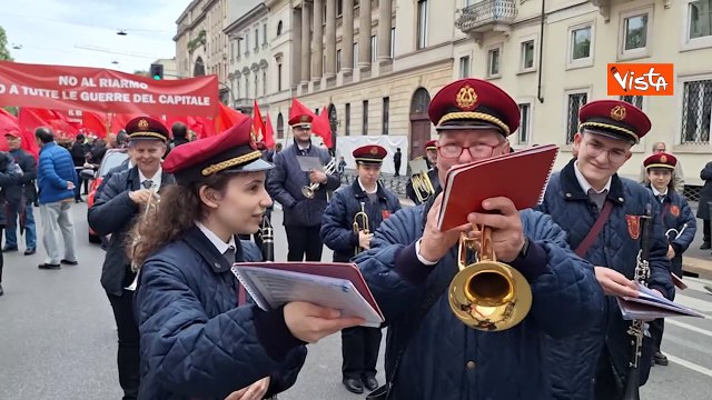 1 maggio, al corteo di Milano si suona Bella Ciao