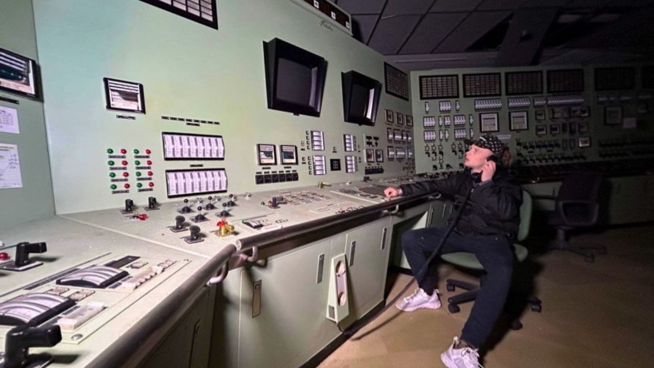 Urban explorer schlich sich in verlassenen nuklearkontrollraum in der roten zone von fukushima
