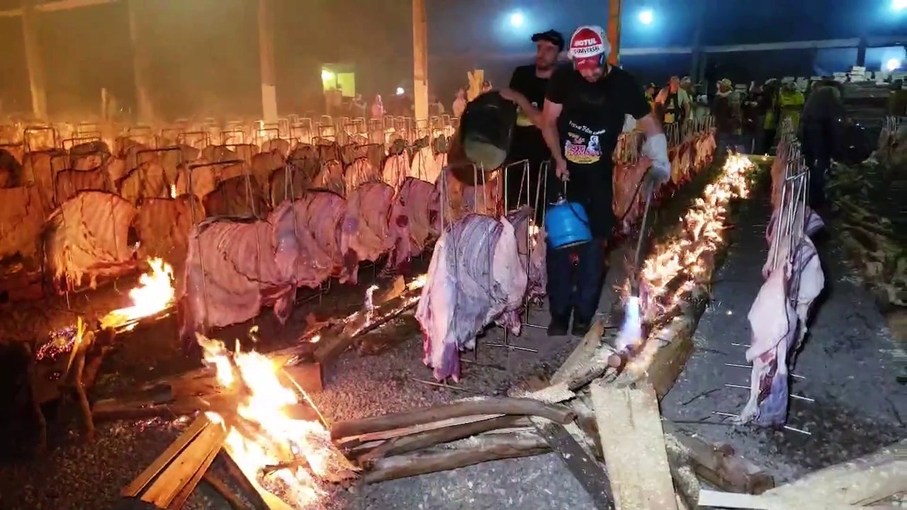 Costelões da 56ª Festa do Trabalhador já estão na brasa!