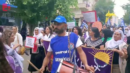 DEM Partili milletvekilleri ve Belediye eşbaşkanları 1 MAyıs kutlamalarına katıldı