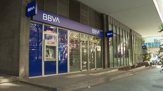 BBVA propone una fusión por absorción del Sabadell con canje de acciones