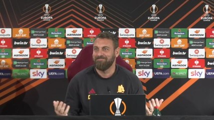 De Rossi e la domanda sui tatuaggi: quante risate